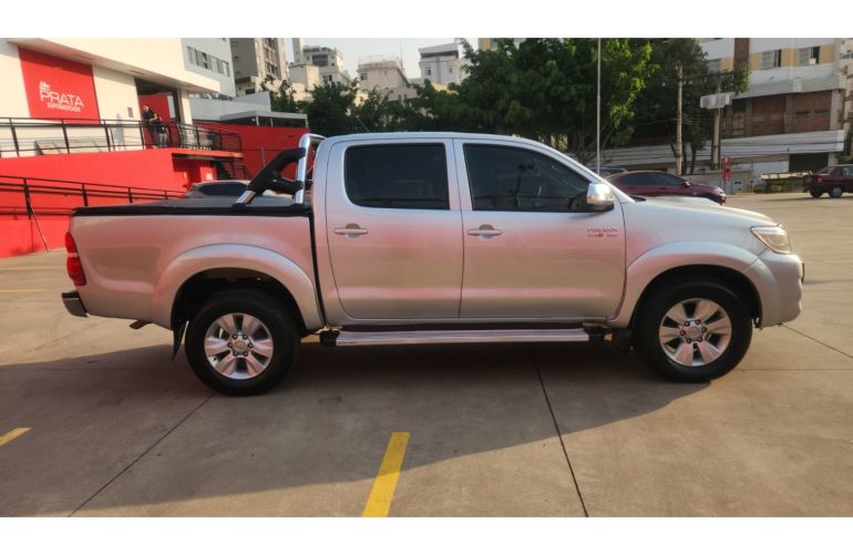Toyota Hilux 3.0 Srv 4x4 CD 16V Turbo Intercooler Diesel 4p Automático - Foto #8