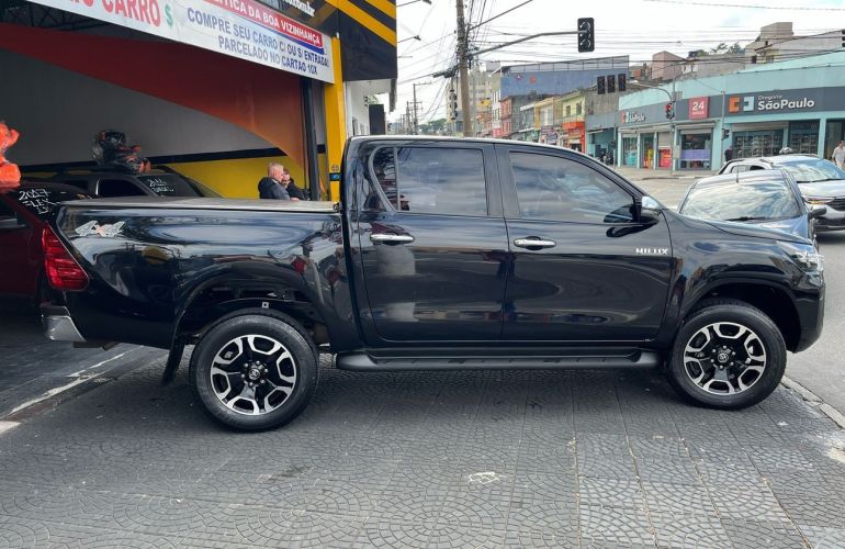 Toyota Hilux 2.8 D-4d Turbo CD Srv 4x4 - Foto #4