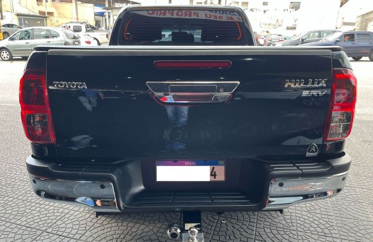 Toyota Hilux 2.8 D-4d Turbo CD Srv 4x4 - Foto #5