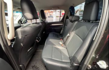 Toyota Hilux 2.8 D-4d Turbo CD Srv 4x4 - Foto #7