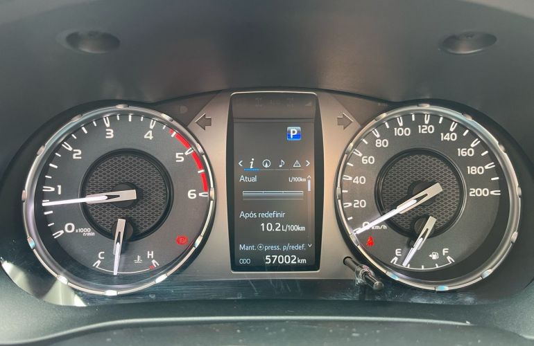 Toyota Hilux 2.8 D-4d Turbo CD Srv 4x4 - Foto #8