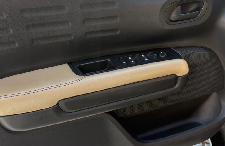 Citroën C4 Cactus 1.6 Feel Business (Aut) - Foto #6