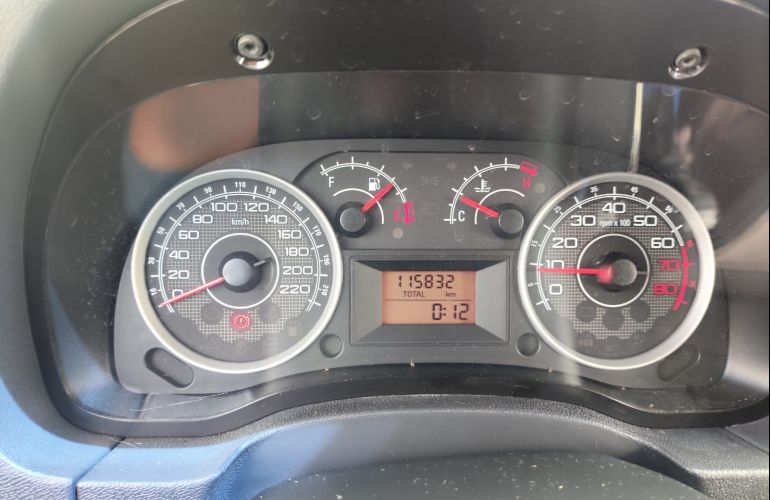 Fiat Idea Attractive 1.4 8V (Flex) - Foto #6