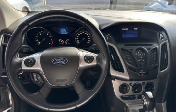 Ford Focus Hatch SE 1.6 16V TiVCT PowerShift - Foto #8