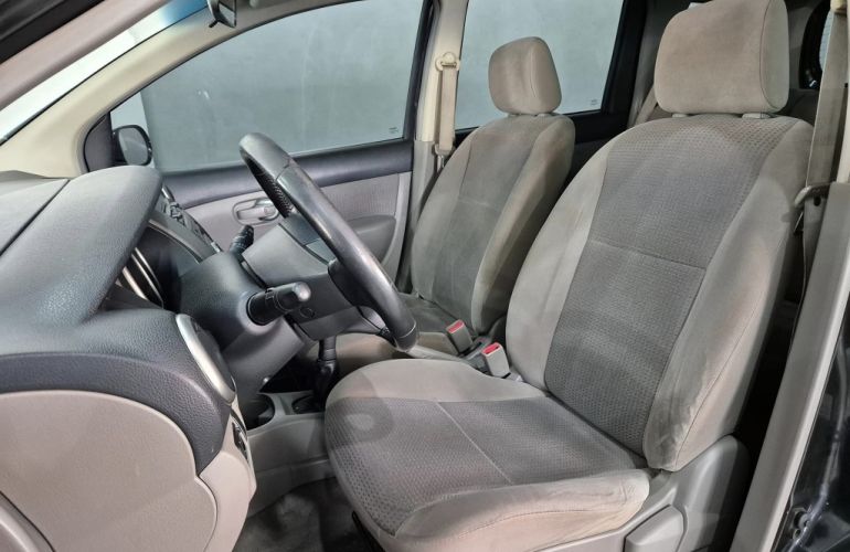 Nissan Livina SL 1.6 16V (flex) - Foto #7