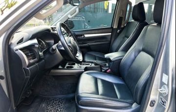 Toyota Hilux 2.8 D-4d Turbo CD Srx 4x4 - Foto #5
