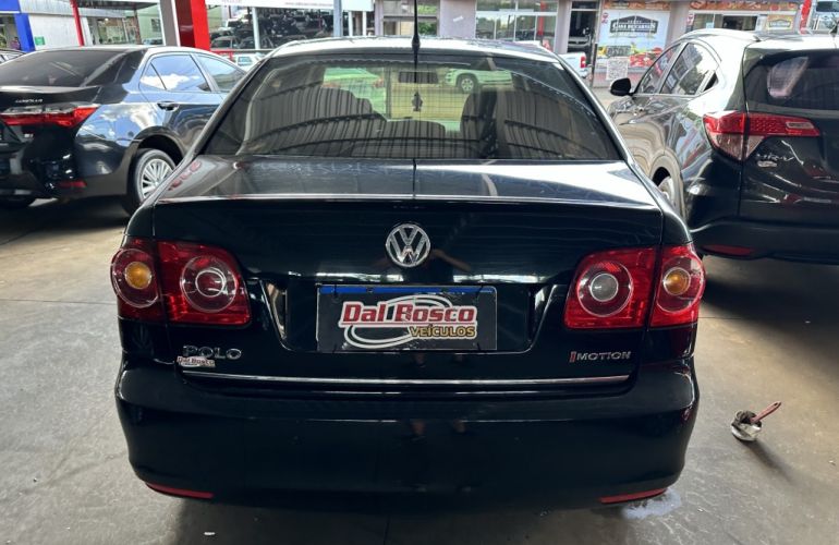 Volkswagen Polo Sedan Comfortline 1.6 8V I-Motion (Flex) (Aut) - Foto #4