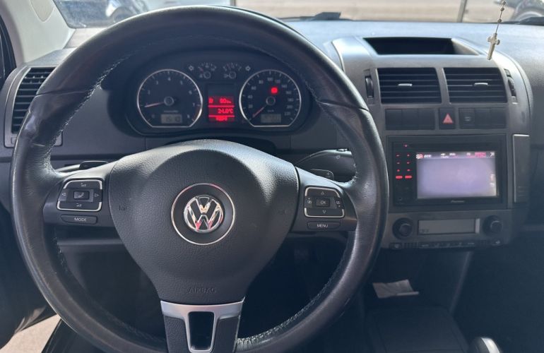 Volkswagen Polo Sedan Comfortline 1.6 8V I-Motion (Flex) (Aut) - Foto #5