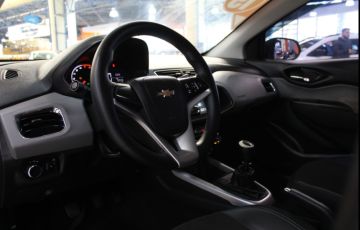 Chevrolet Onix 1.4 MPFi LT 8v - Foto #4