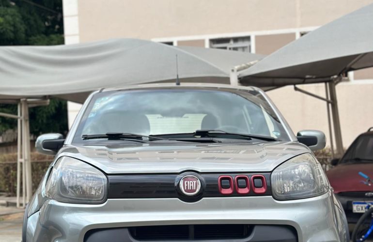 Fiat Uno Sporting 1.4 8V Dualogic (Flex) - Foto #1
