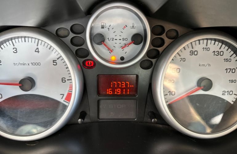 Peugeot 207 1.4 Xr Passion Sport 8v - Foto #7