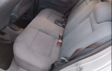 Volkswagen Fox 1.6 8V (Flex) - Foto #8