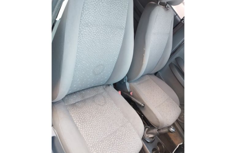 Volkswagen Fox 1.6 8V (Flex) - Foto #10