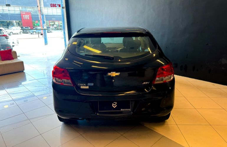 Chevrolet Onix 1.0 MPFi Joy 8V Flex 4p Manual - Foto #2