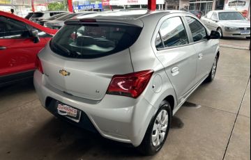 Chevrolet Onix 1.0 LT - Foto #4