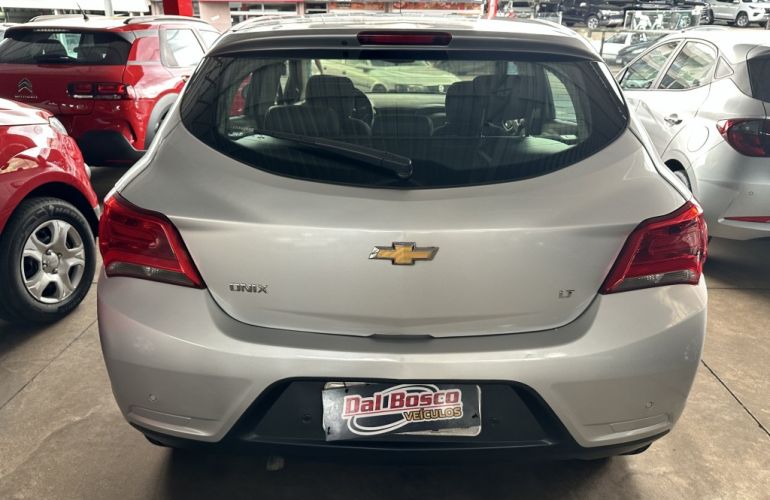 Chevrolet Onix 1.0 LT - Foto #5