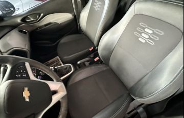 Chevrolet Onix 1.0 LT - Foto #8