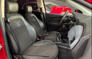 Chevrolet Onix Joy Hatch 1.0 8V Black Edition Flex Mec - Foto #10