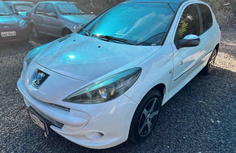 Peugeot 207 Hatch Quicksilver 1.6 (flex) - Foto #1