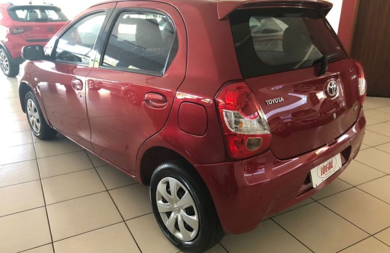 Toyota Etios XS 1.3 (Flex) - Foto #4