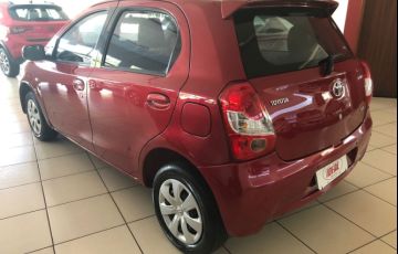 Toyota Etios XS 1.3 (Flex) - Foto #4