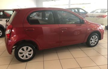 Toyota Etios XS 1.3 (Flex) - Foto #6