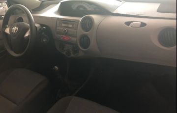 Toyota Etios XS 1.3 (Flex) - Foto #7