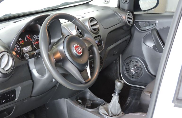 Fiat Grand Siena 1.4 MPi Attractive 8v - Foto #3