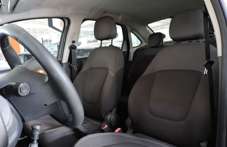 Fiat Grand Siena 1.4 MPi Attractive 8v - Foto #8