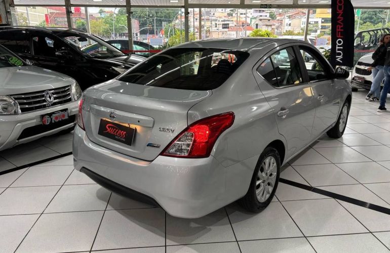 Nissan Versa 1.6 SV 16v - Foto #2
