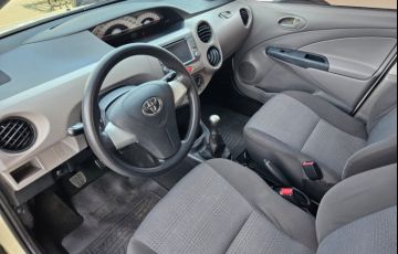 Toyota Etios Sedan XS 1.5 (Flex) - Foto #3