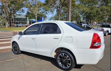 Toyota Etios Sedan XS 1.5 (Flex) - Foto #4