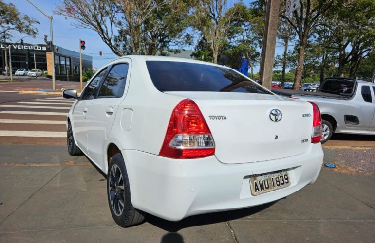 Toyota Etios Sedan XS 1.5 (Flex) - Foto #7