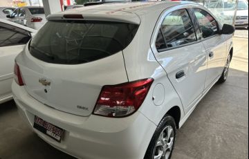Chevrolet Onix 1.0 - Foto #4