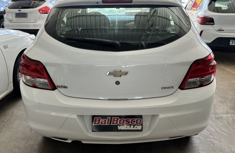Chevrolet Onix 1.0 - Foto #5