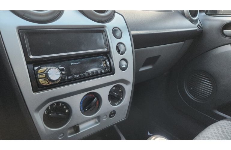 Ford Fiesta 1.6 Rocam Hatch 8V Flex 4p Manual - Foto #10