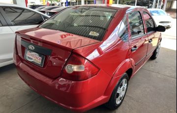 Ford Fiesta Sedan 1.0 - Foto #3