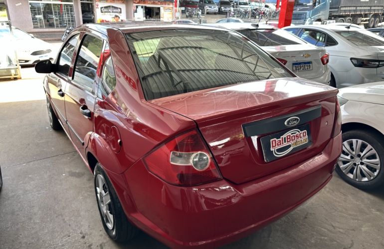 Ford Fiesta Sedan 1.0 - Foto #5