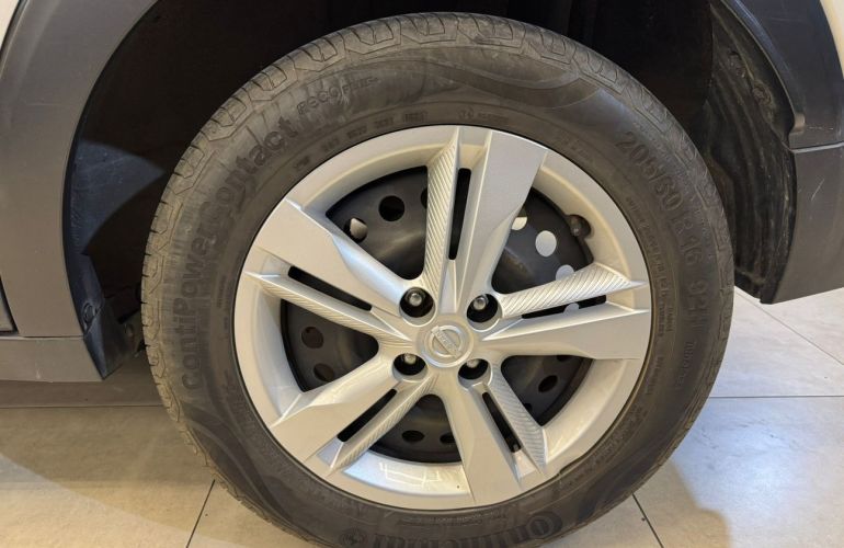 Nissan Kicks 1.6 16V Flexstart Active - Foto #8