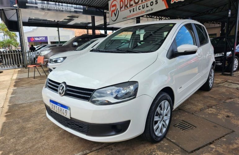 Volkswagen Fox 1.6 8V (Flex) - Foto #1