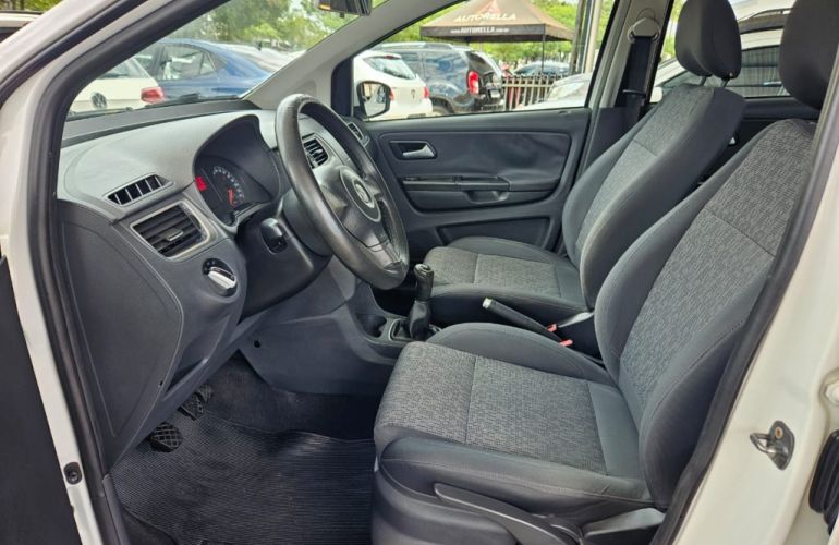 Volkswagen Fox 1.6 8V (Flex) - Foto #4