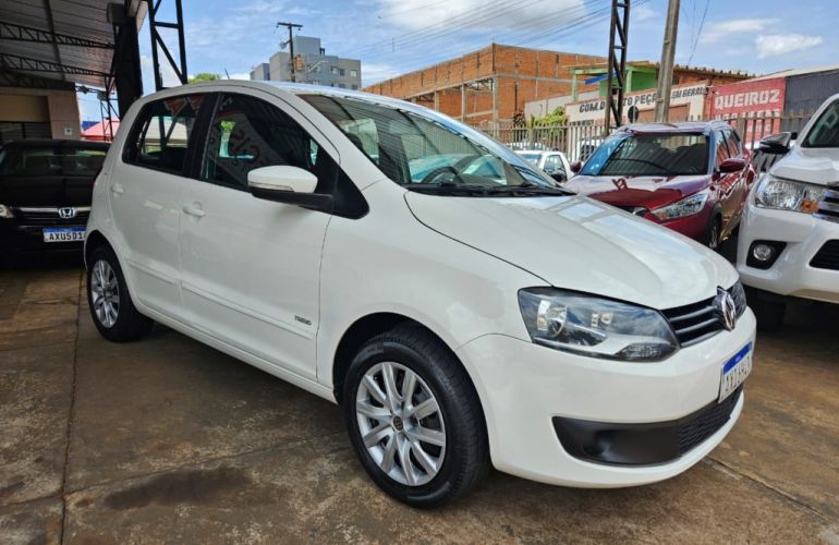 Volkswagen Fox 1.6 8V (Flex) - Foto #6