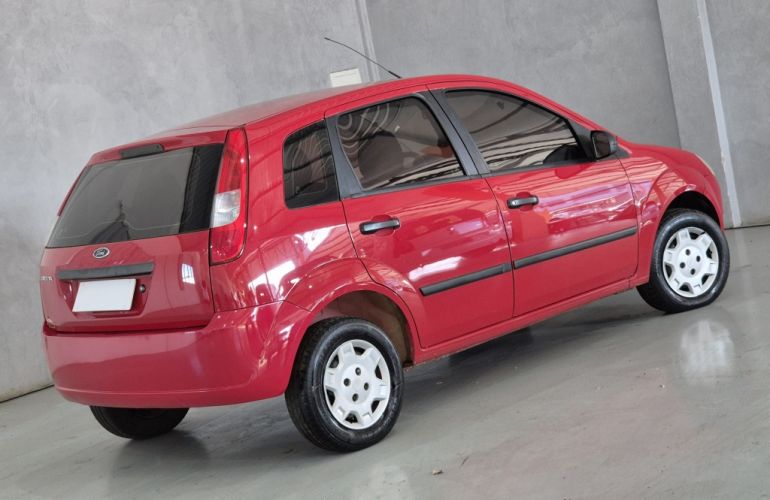 Ford Fiesta Hatch 1.0 - Foto #4