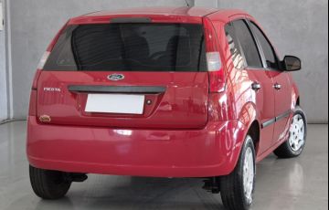 Ford Fiesta Hatch 1.0 - Foto #5