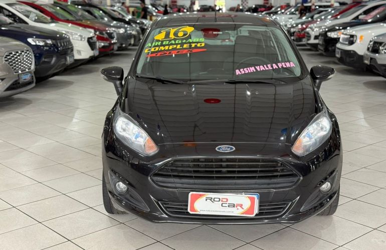 Ford Fiesta 1.6 SE Hatch 16v - Foto #2