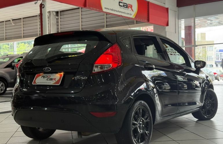 Ford Fiesta 1.6 SE Hatch 16v - Foto #5