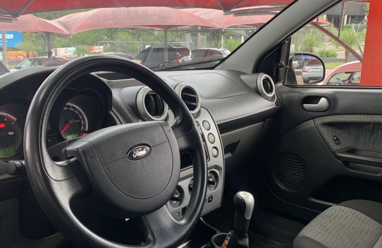 Ford Fiesta Sedan 1.6 (Flex) - Foto #5