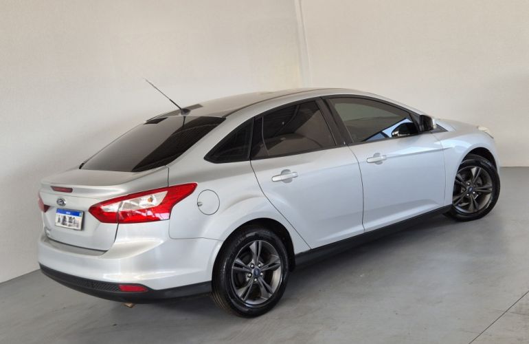 Ford Focus Fastback SE 2.0 PowerShift - Foto #4