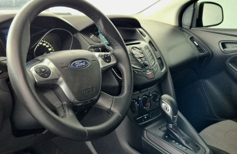 Ford Focus Fastback SE 2.0 PowerShift - Foto #6