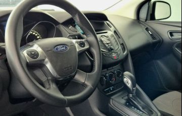 Ford Focus Fastback SE 2.0 PowerShift - Foto #6